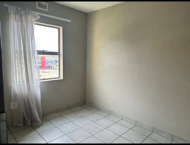 2 BEDROOM APARTMENT FOR SALE IN HEUWELOORD